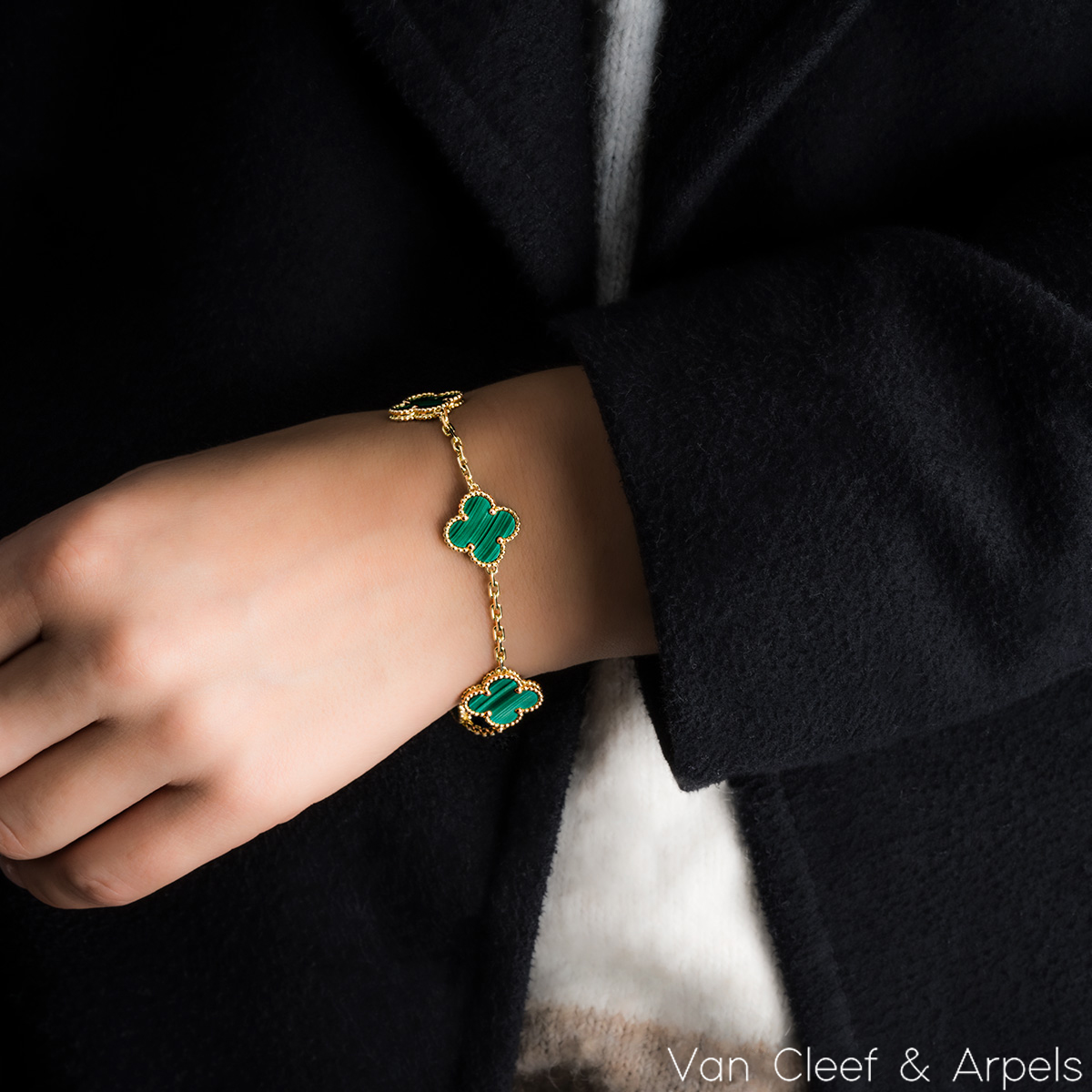 Van cleef alhambra malachite outlet bracelet